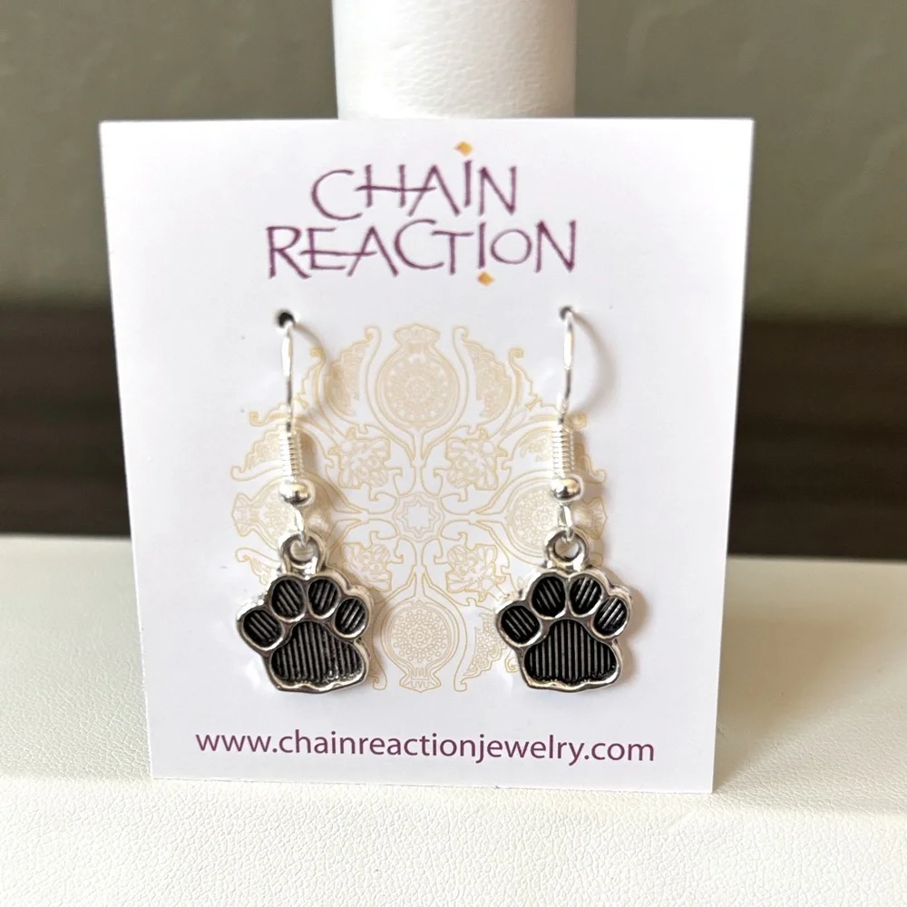 Paw Earrings NWT‎
